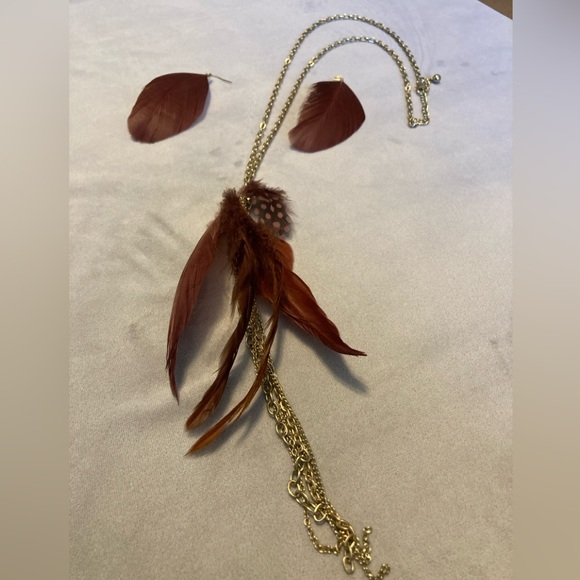 Red feather and gold necklace/earring set! - Picture 3 of 5